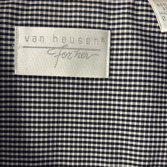 Van Heusen Black and White Striped Button Down Shirt - Picture 2 of 5